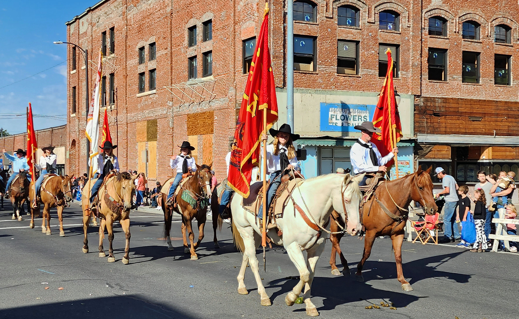 Pendleton DressUp Parade Exploring Northeast Oregon 2023 CycleBlaze