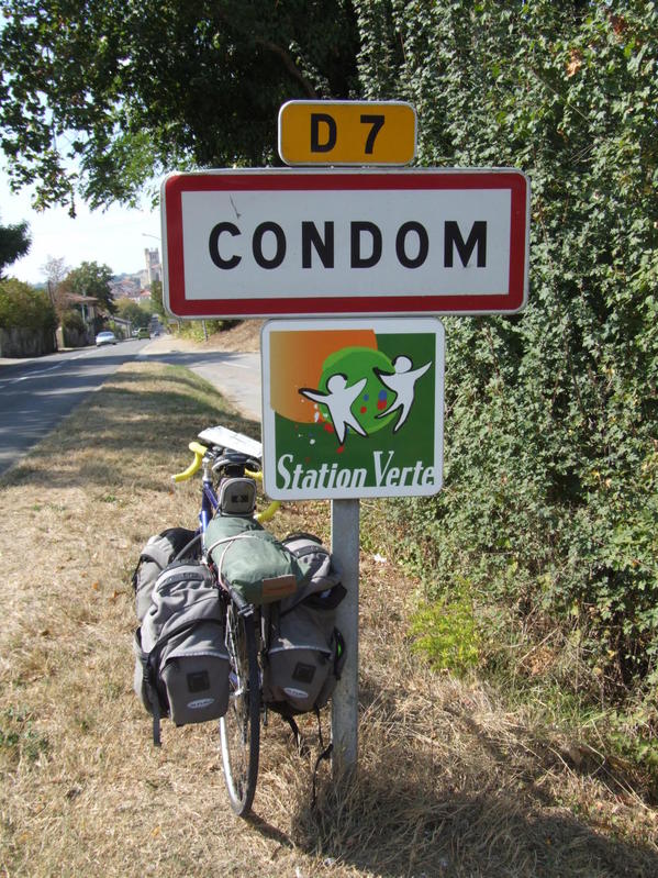 https://images.cycleblaze.com/50/546599_condom_600.jpg