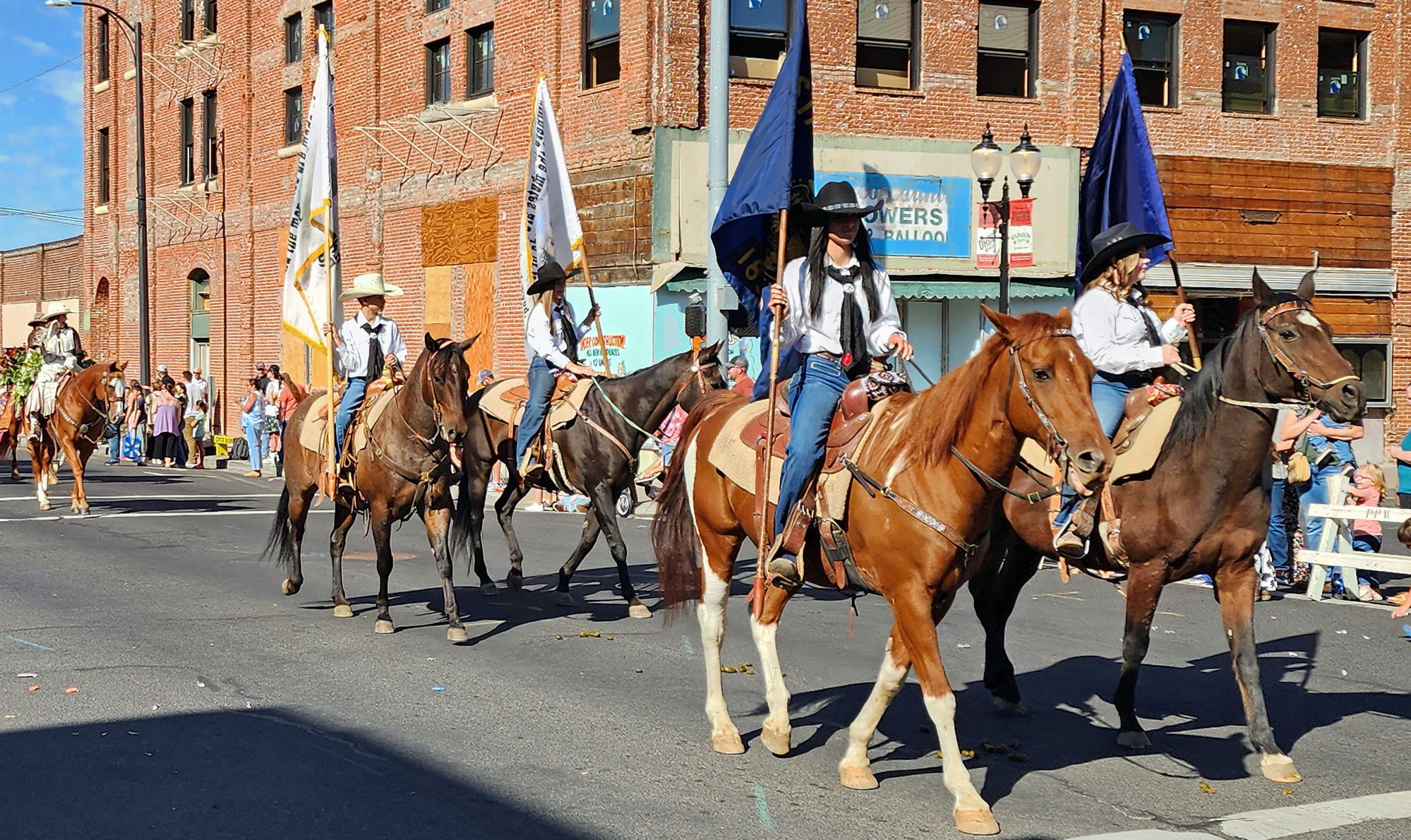 Pendleton DressUp Parade Exploring Northeast Oregon 2023 CycleBlaze