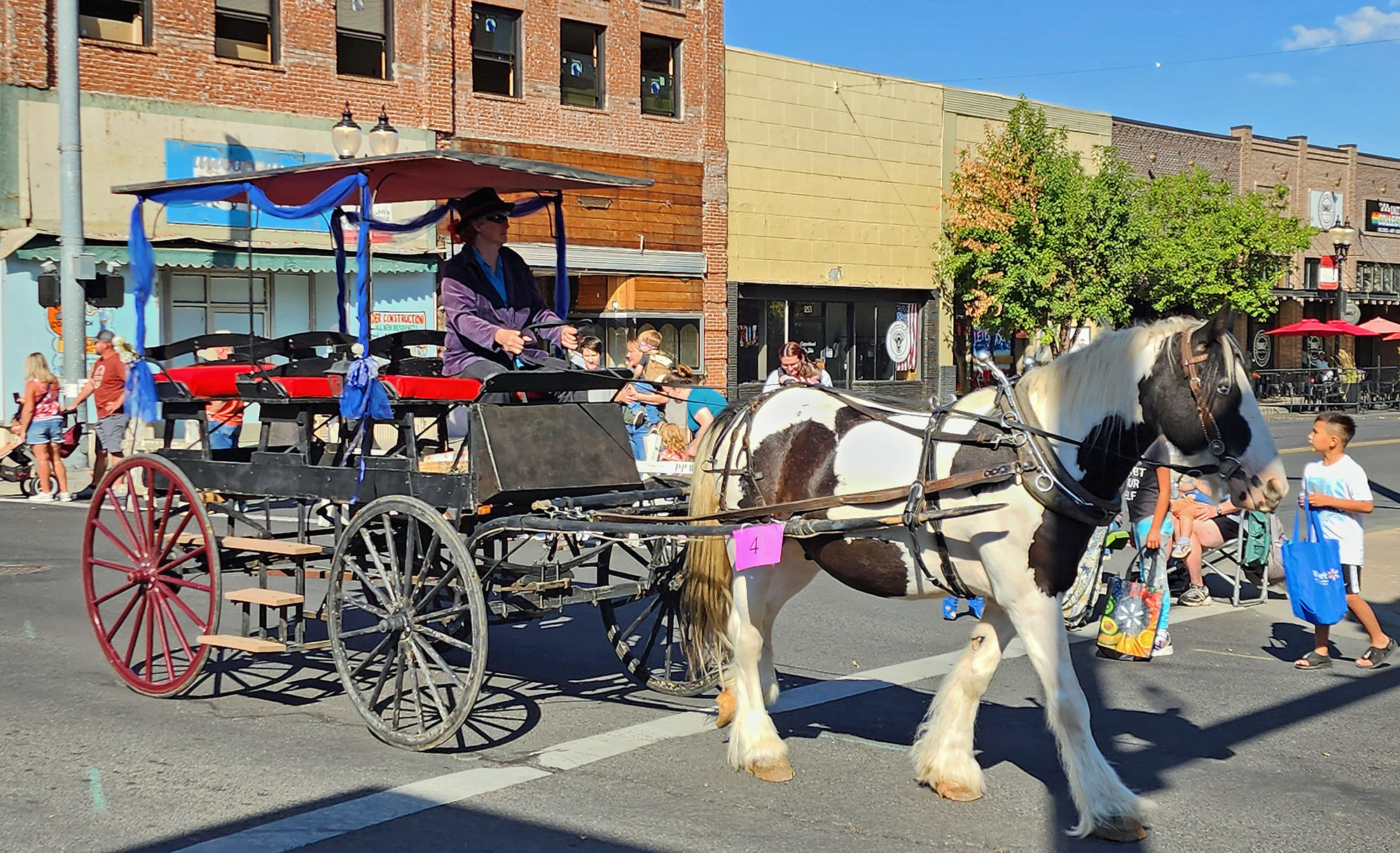 Pendleton DressUp Parade Exploring Northeast Oregon 2023 CycleBlaze