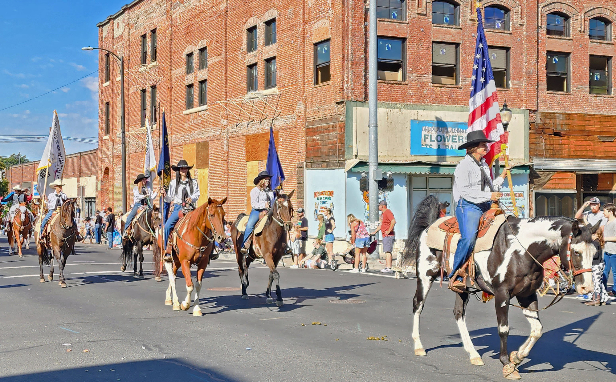 Pendleton DressUp Parade Exploring Northeast Oregon 2023 CycleBlaze