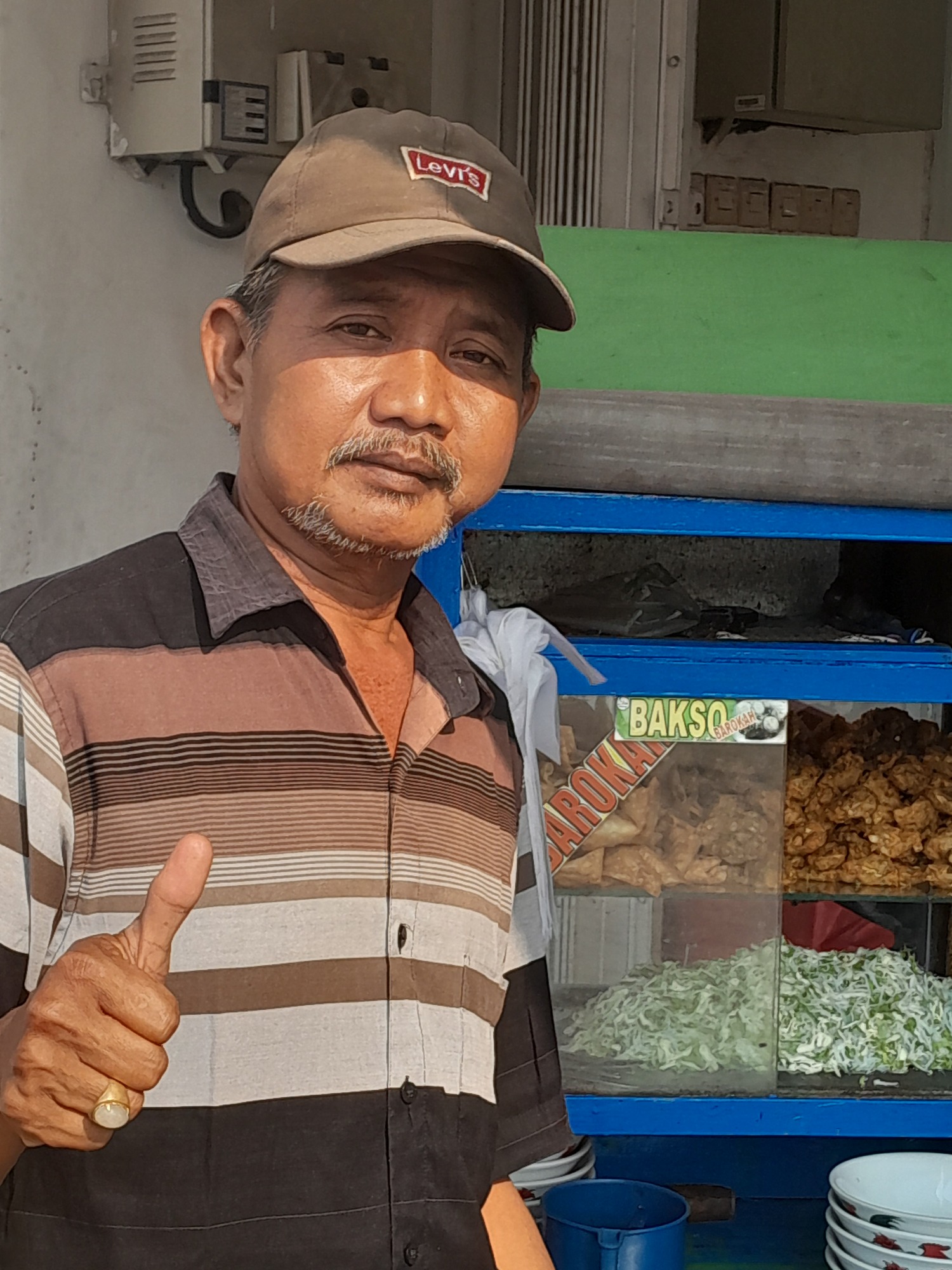 Day 85 - A roach, a ride to Pasuruan and a celebration of cycling ...